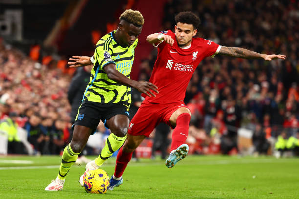 球的金字招 球的金字招